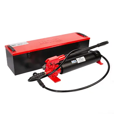 Помпа гидравлическая ручная одностороннего действия с увеличенным объемом маслобака ПМР-7020 (КВТ)