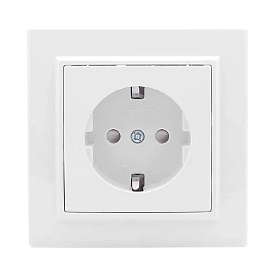 Минск Розетка 1-местная СП с/з 16А белая с защ. штор. EKF