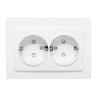 Минск Розетка 2-местная СП с/з 16А белая с защ. штор. EKF